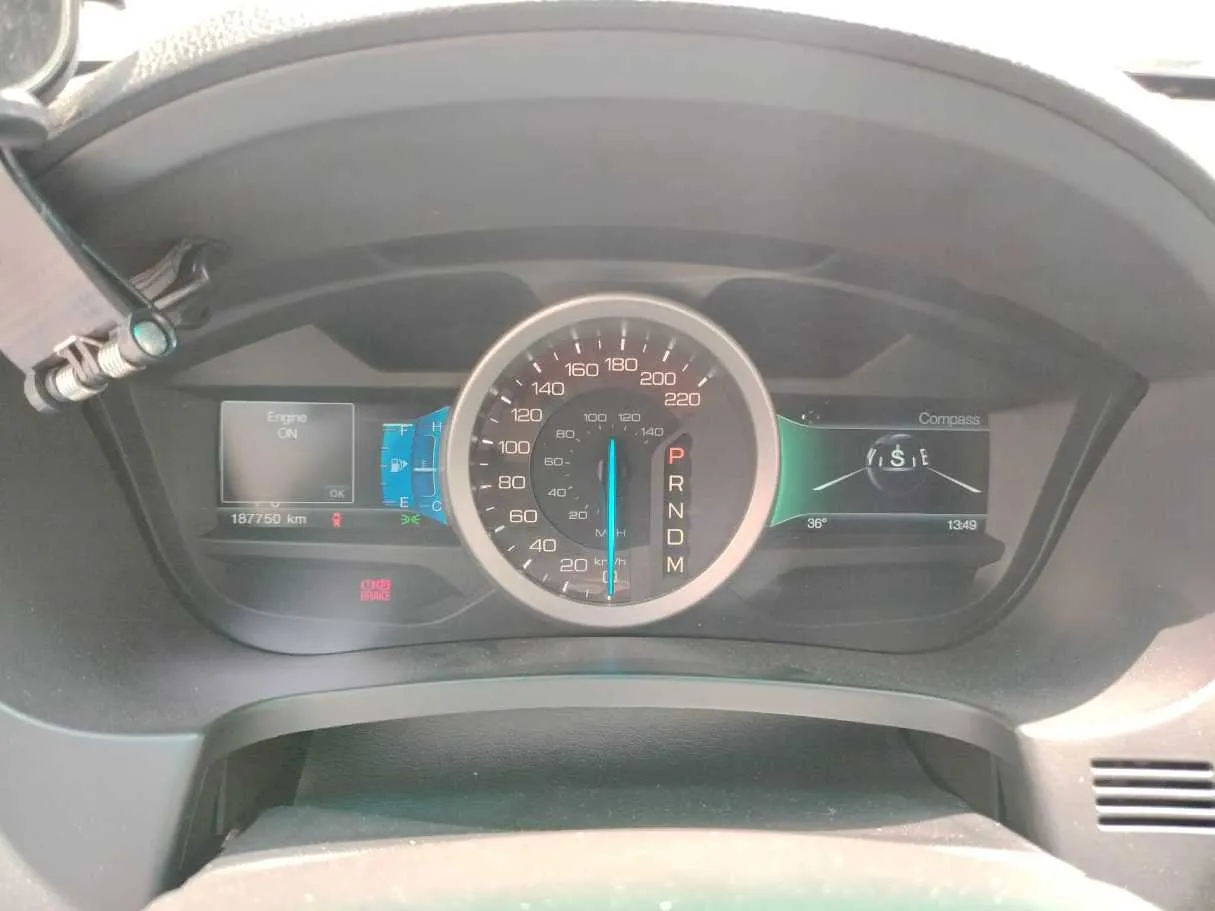 Car image 25