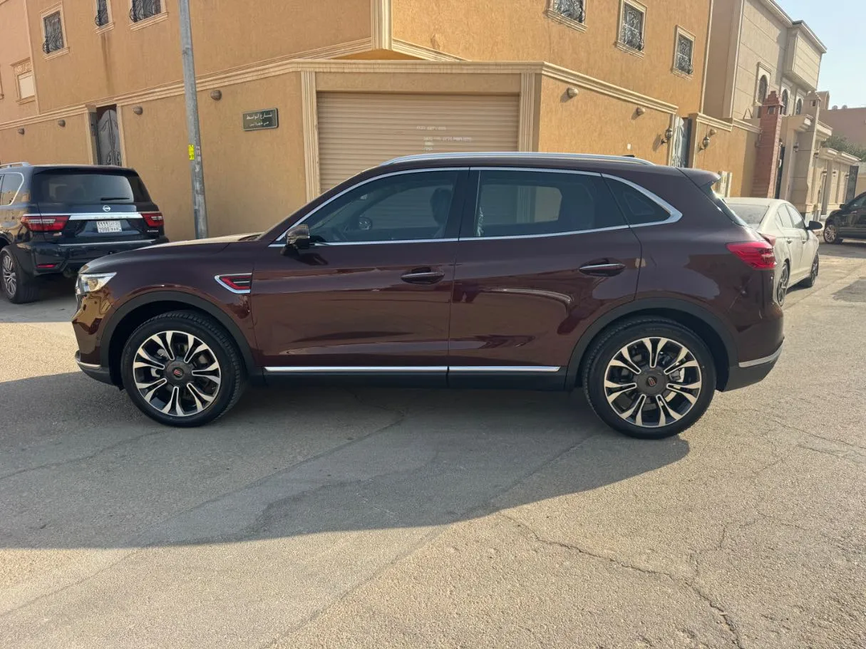 Car image 8