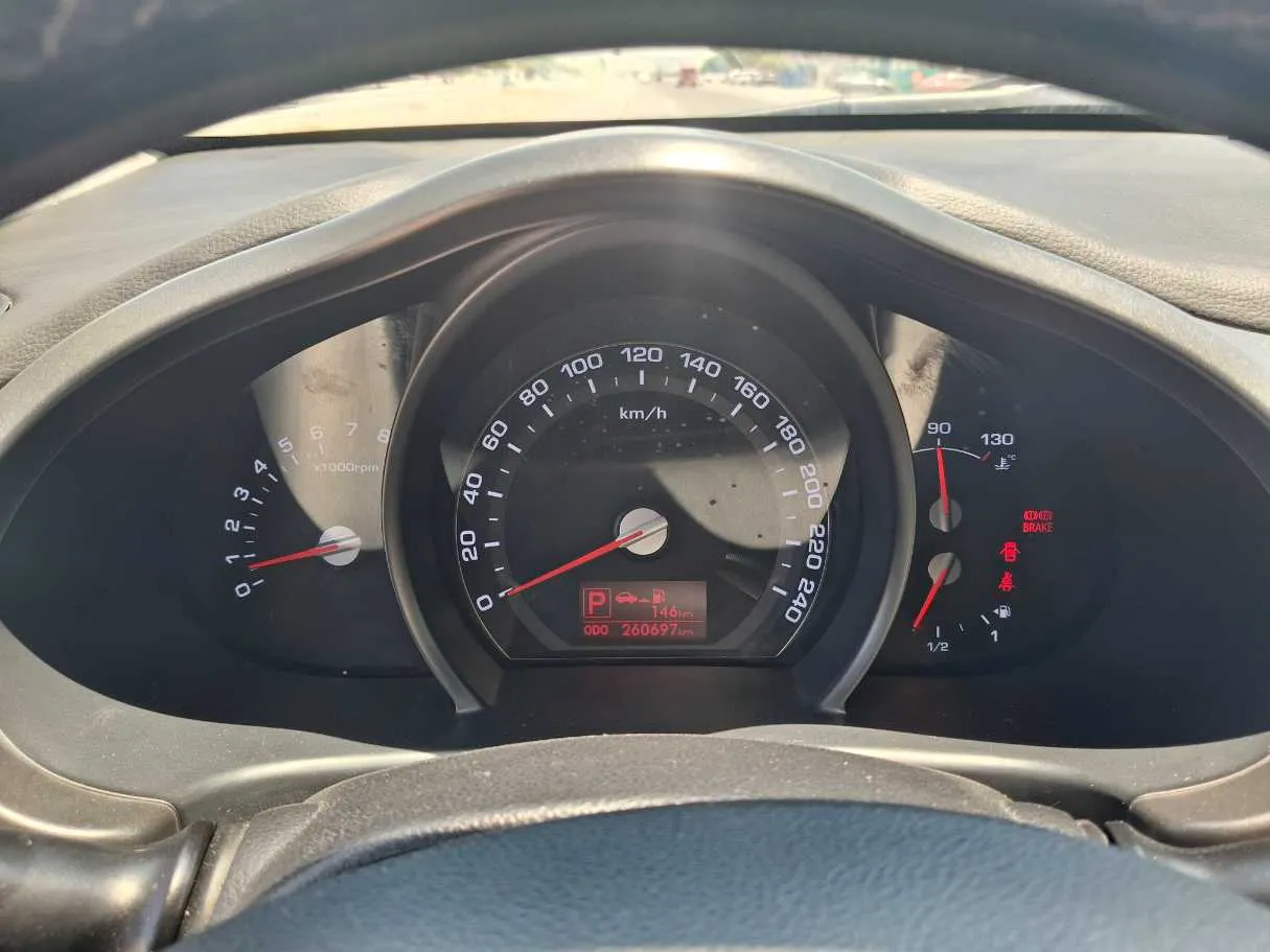 Car image 17