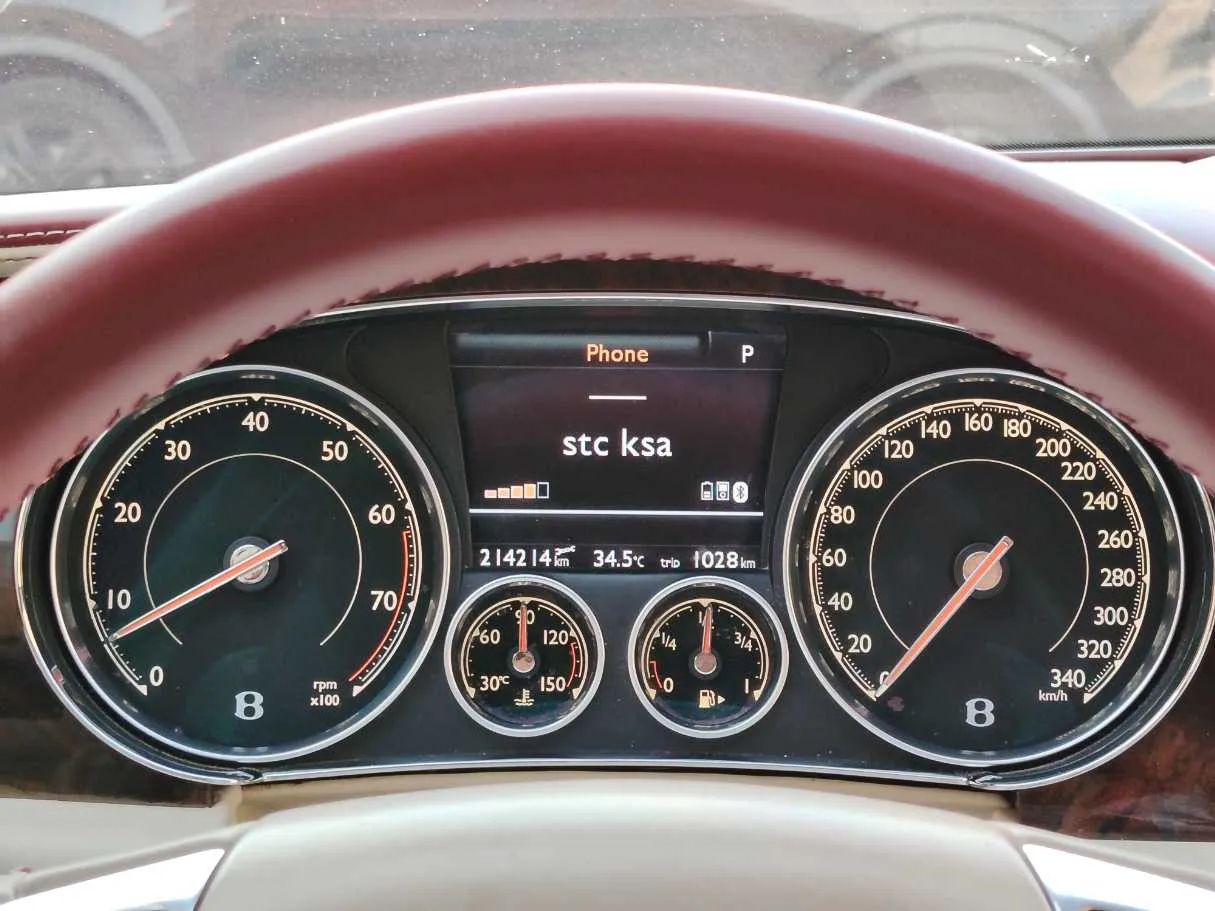Car image 25