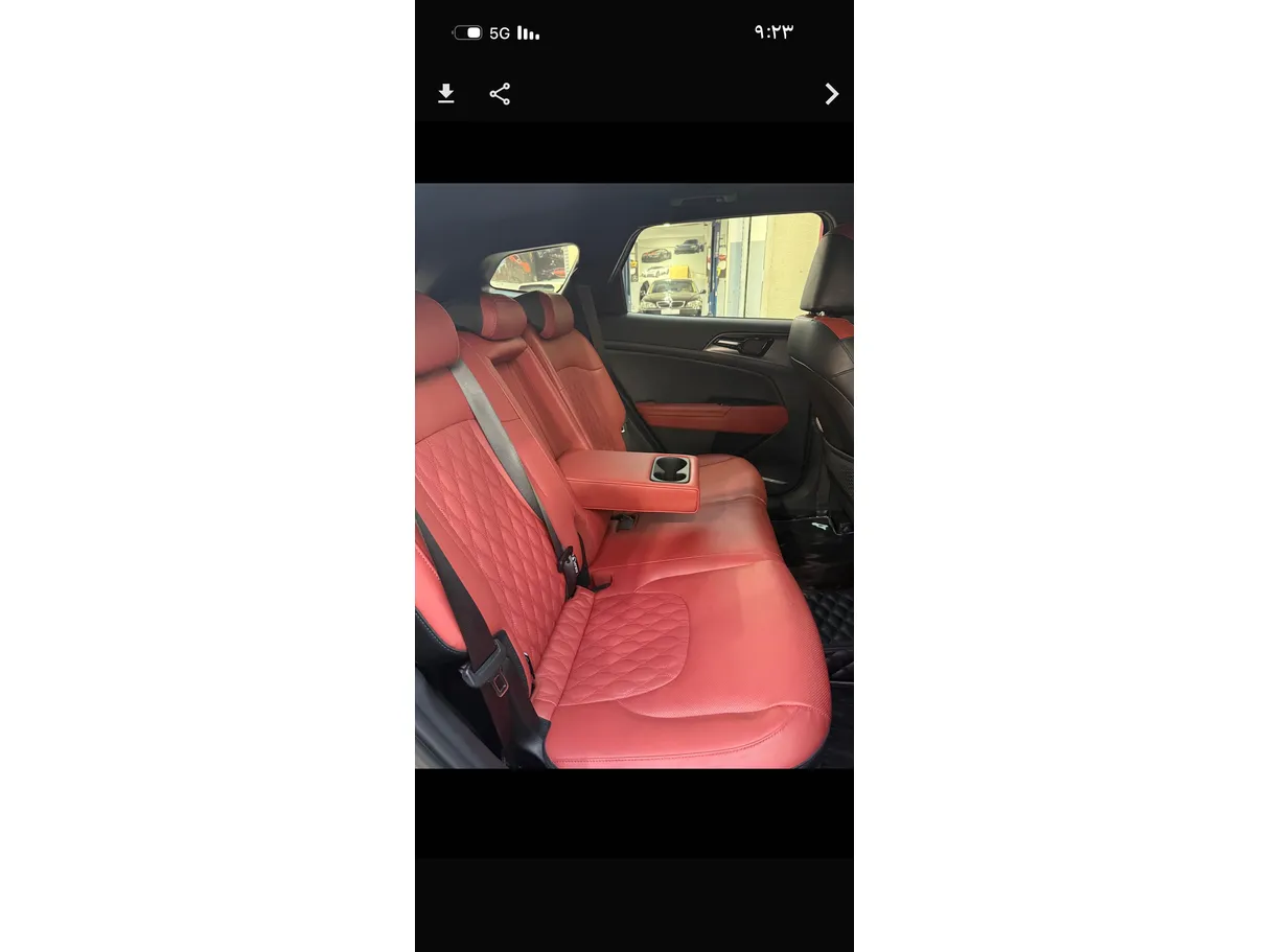 Car image 15