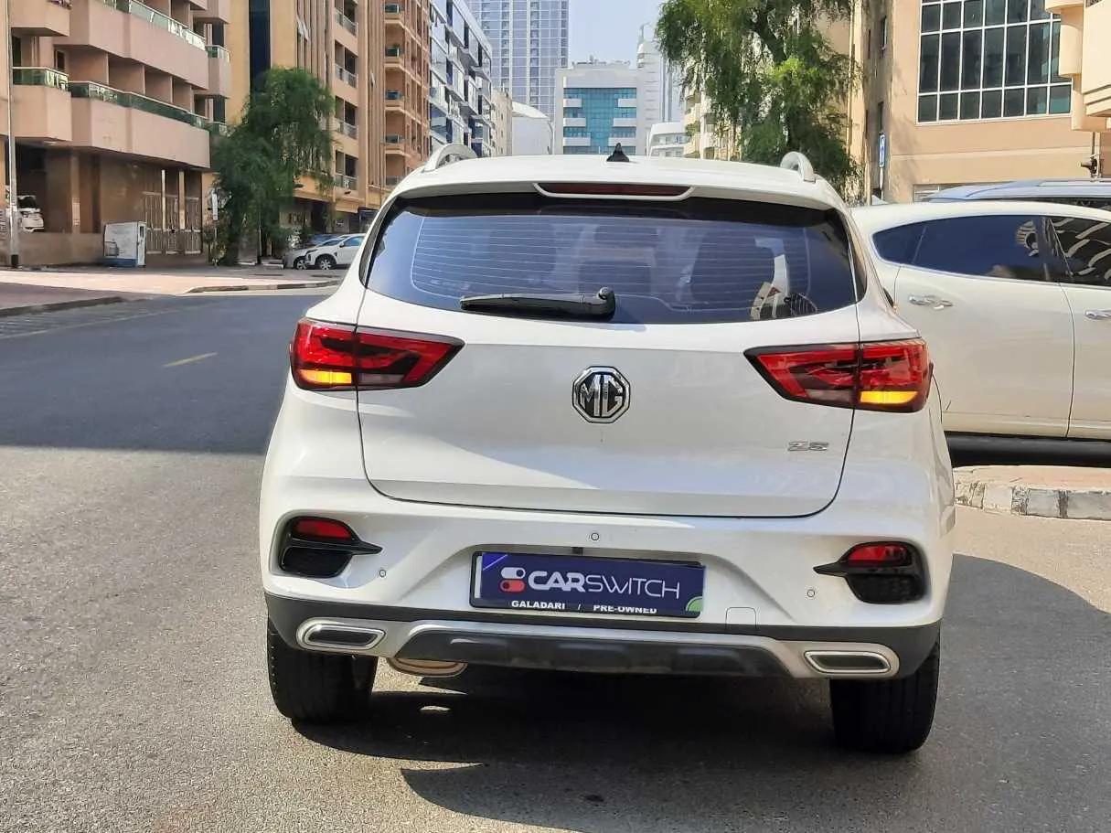 Car image 6