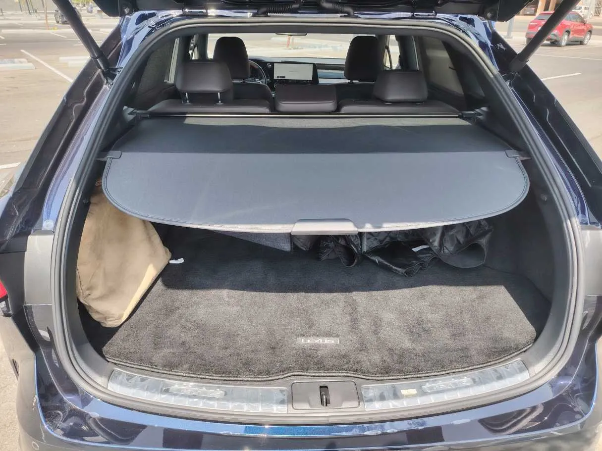 Car image 24