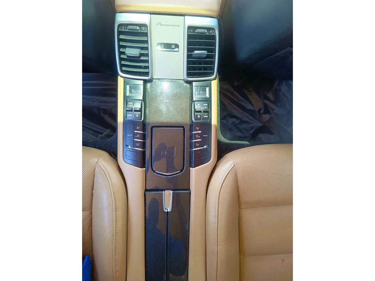 Car image 26