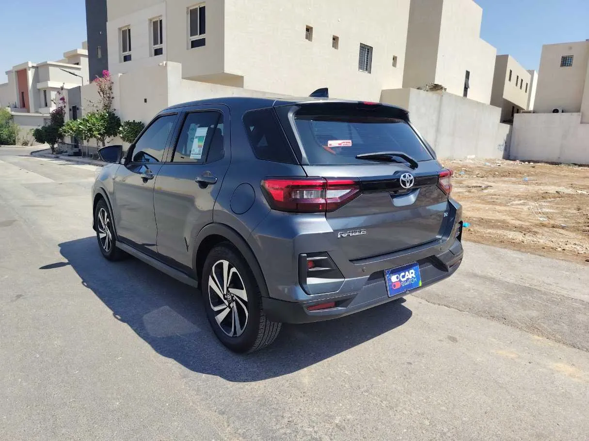 Car image 7