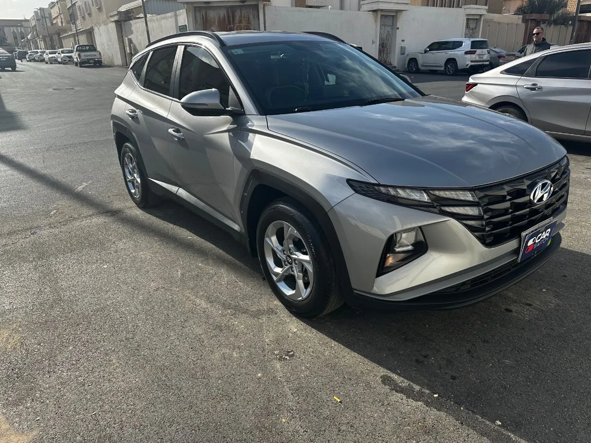 Car image 3