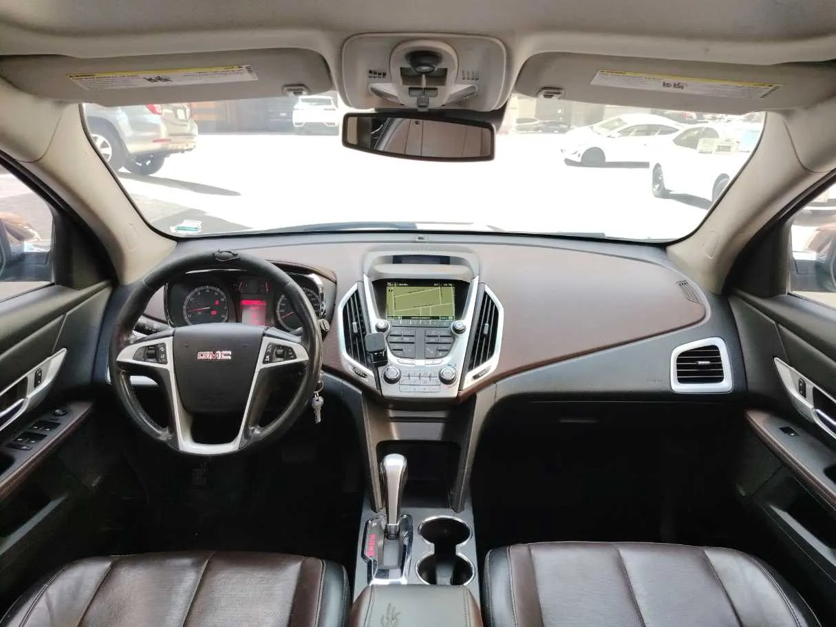 Car image 19