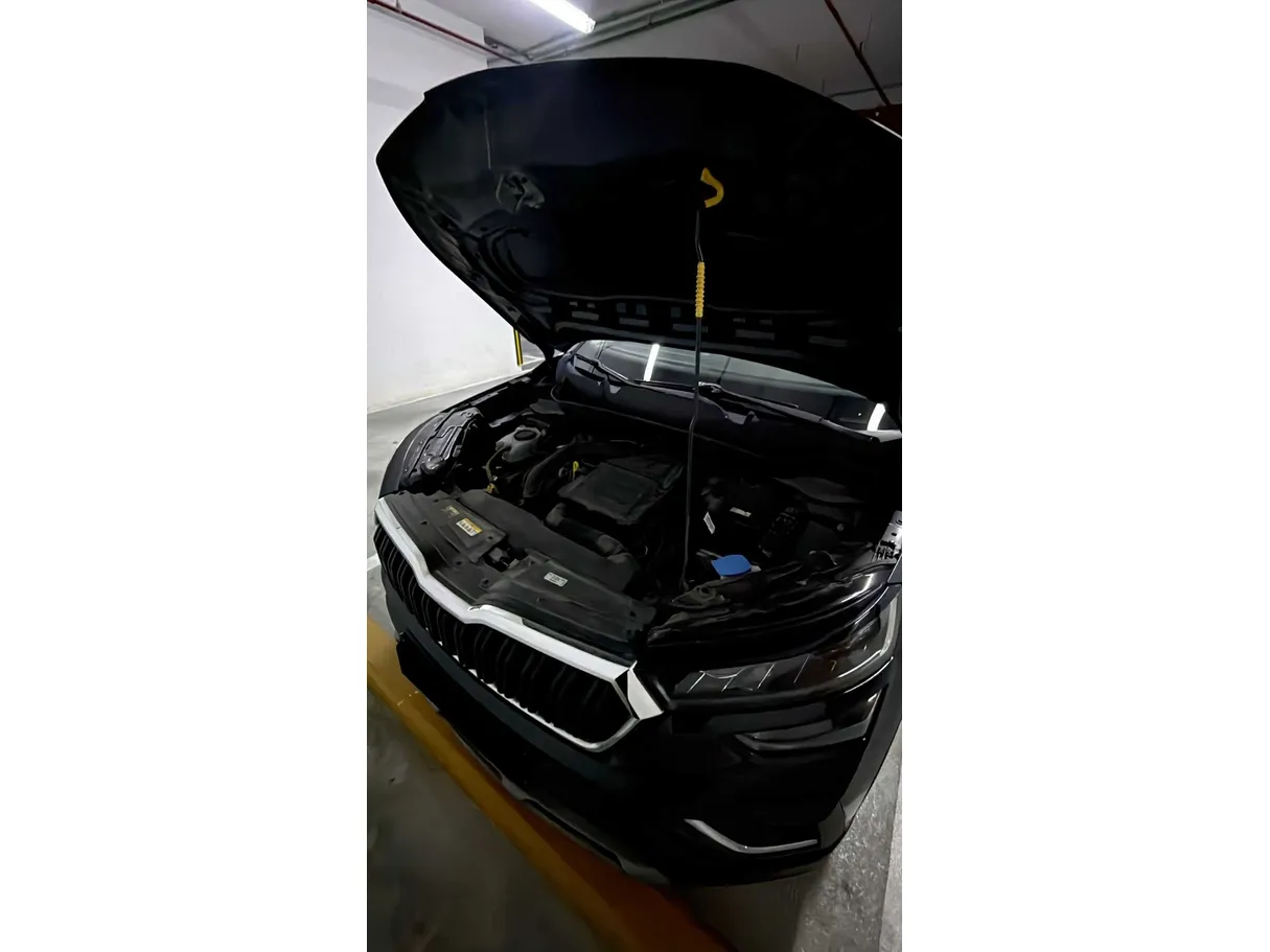 Car image 11