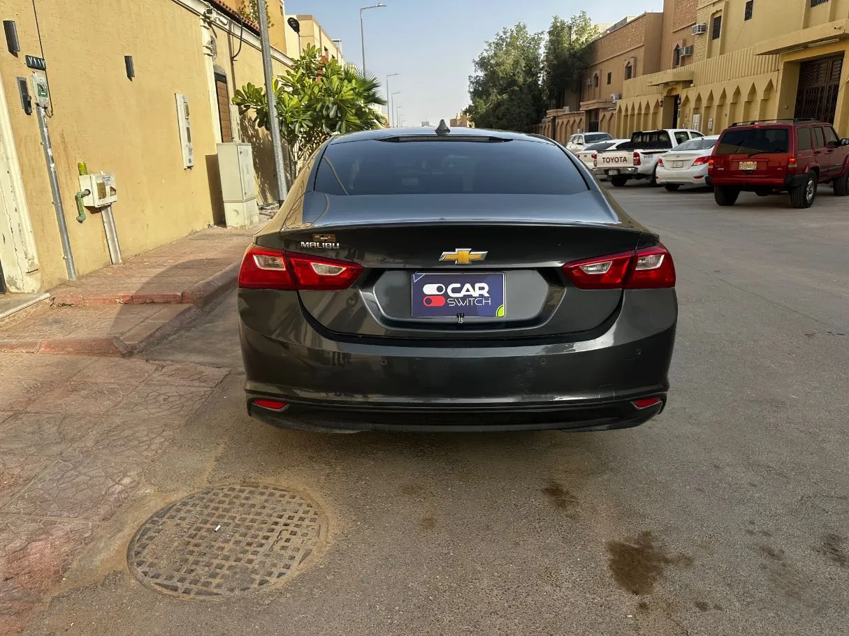 Car image 6