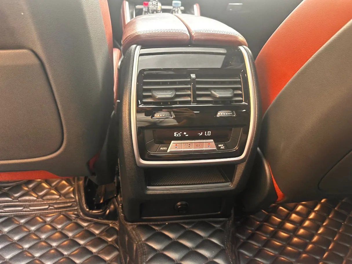 Car image 23