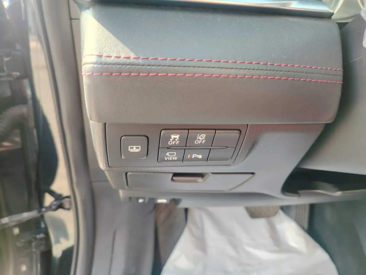 Car image 34