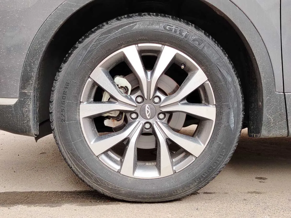 Car image 10