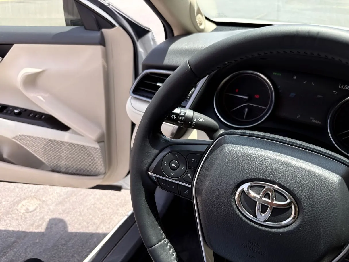 Car image 28