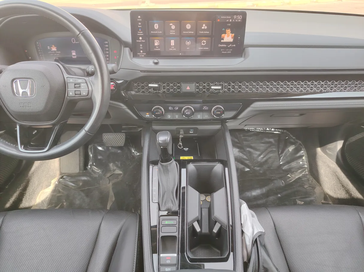 Car image 18
