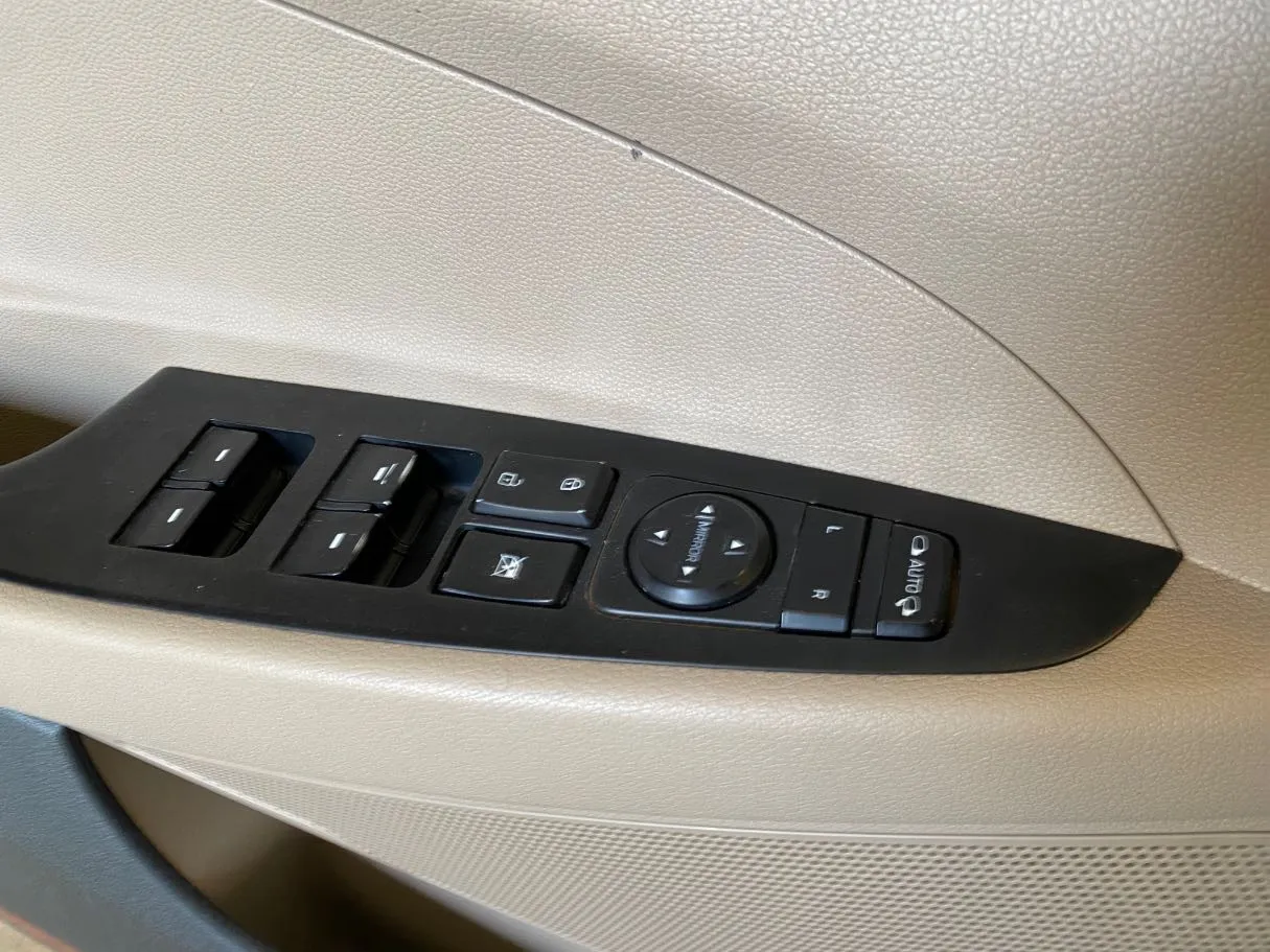 Car image 22