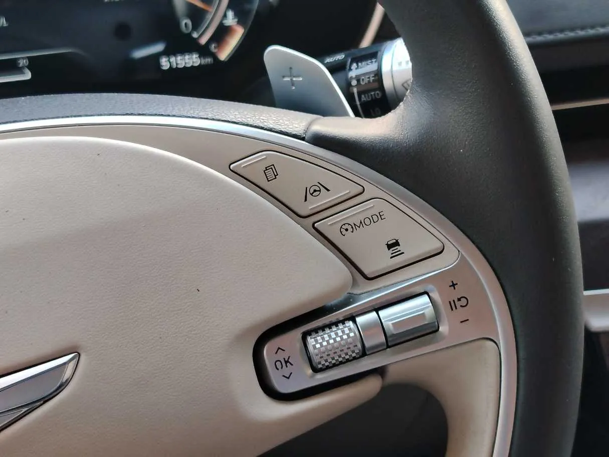 Car image 27