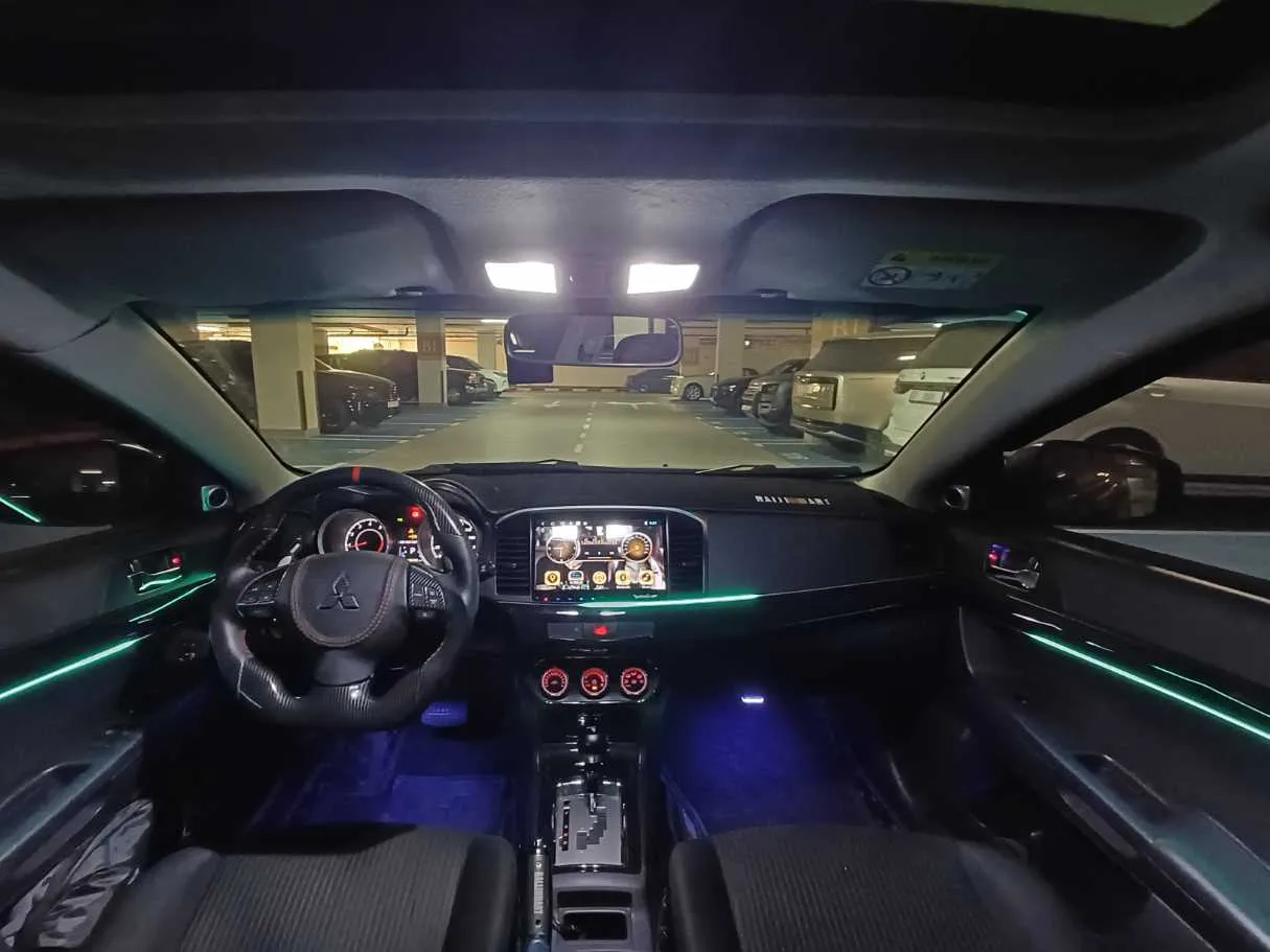 Car image 17