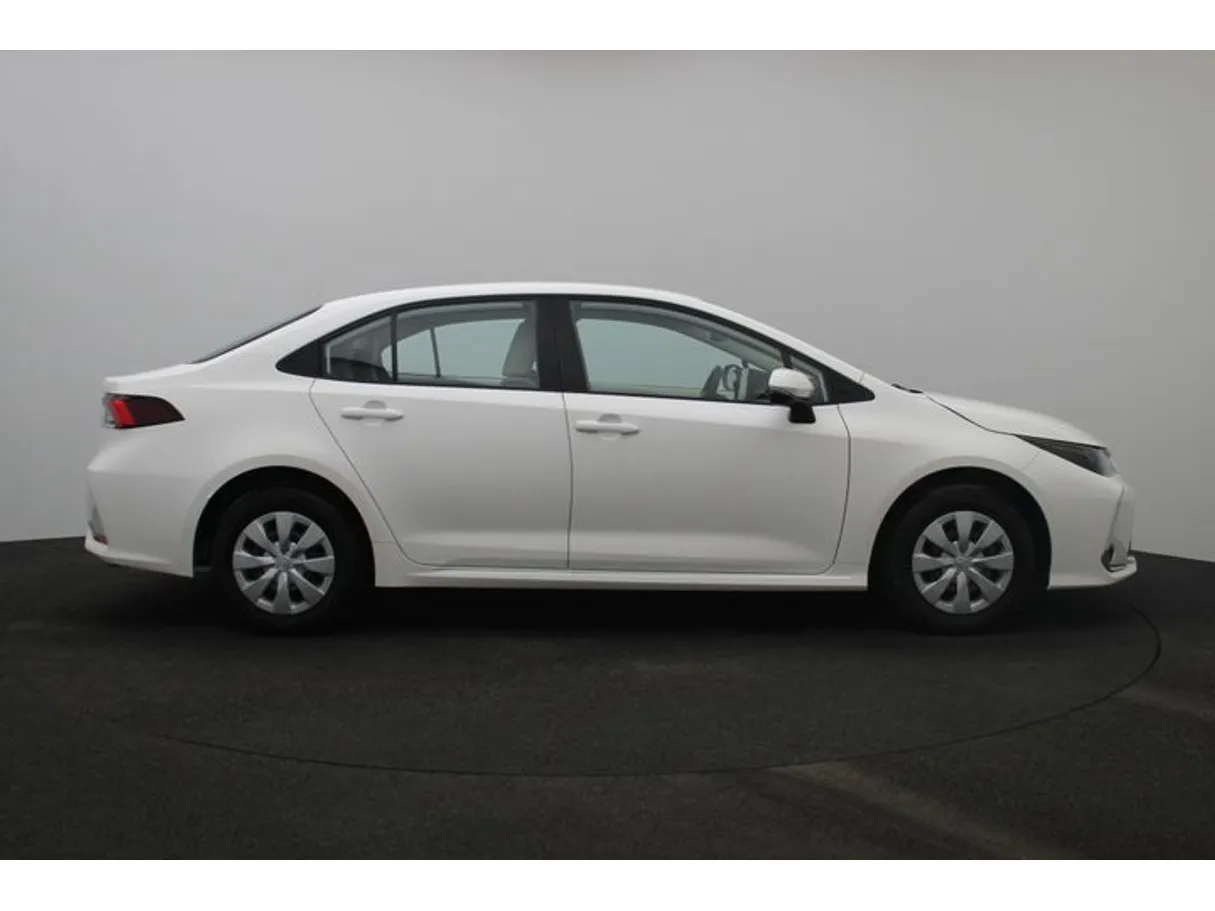 Car image 13