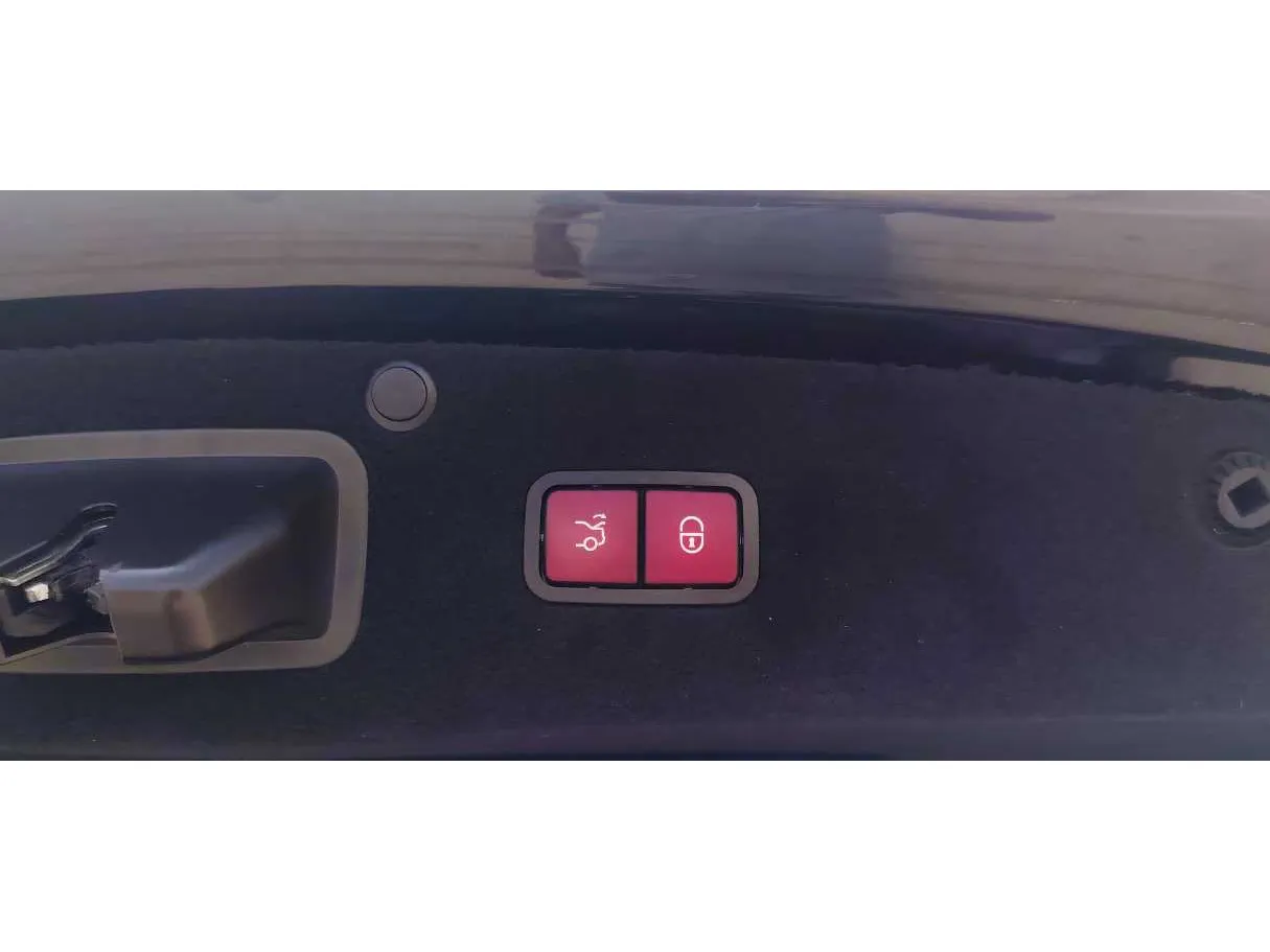 Car image 29
