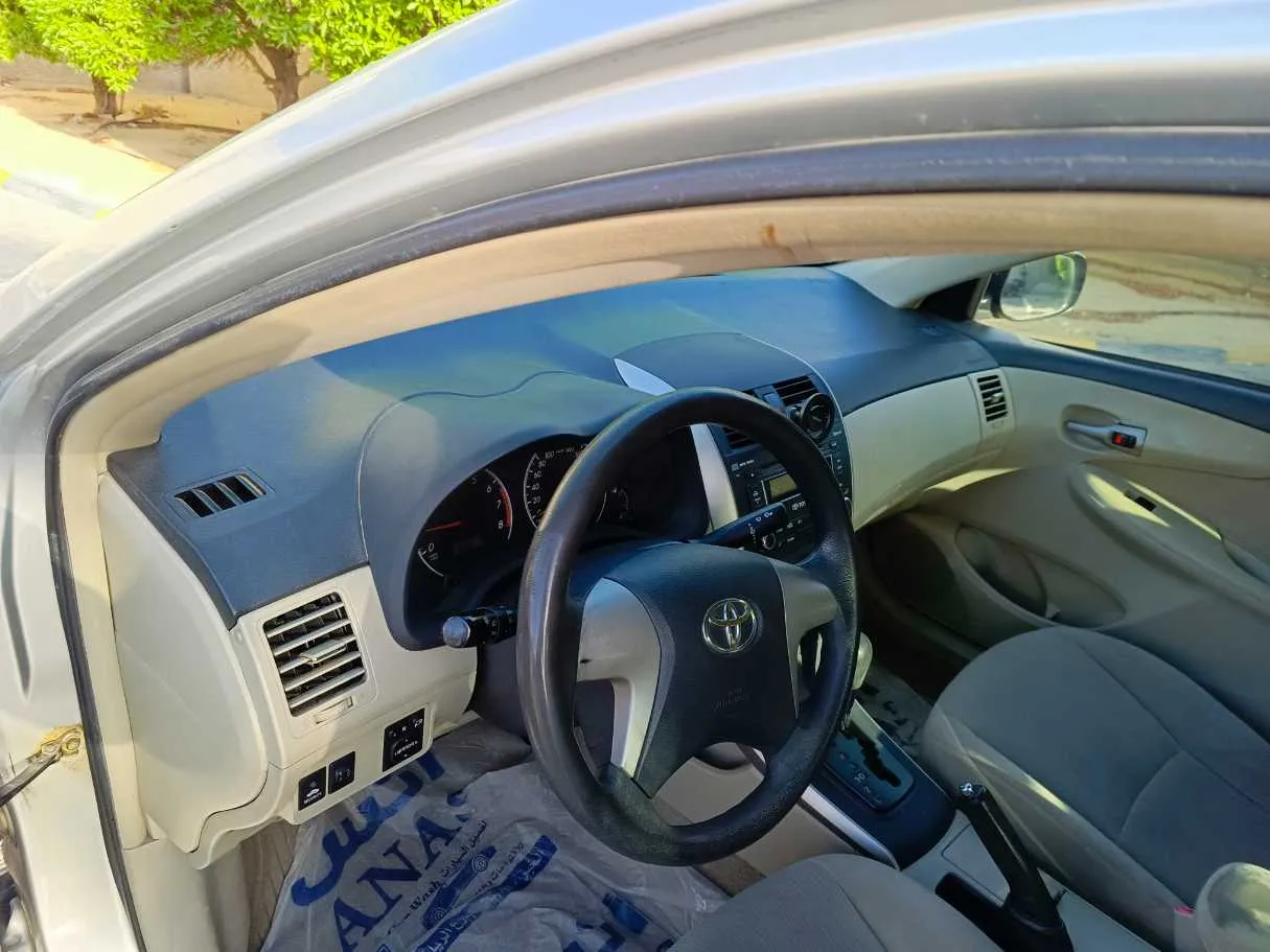 Car image 17