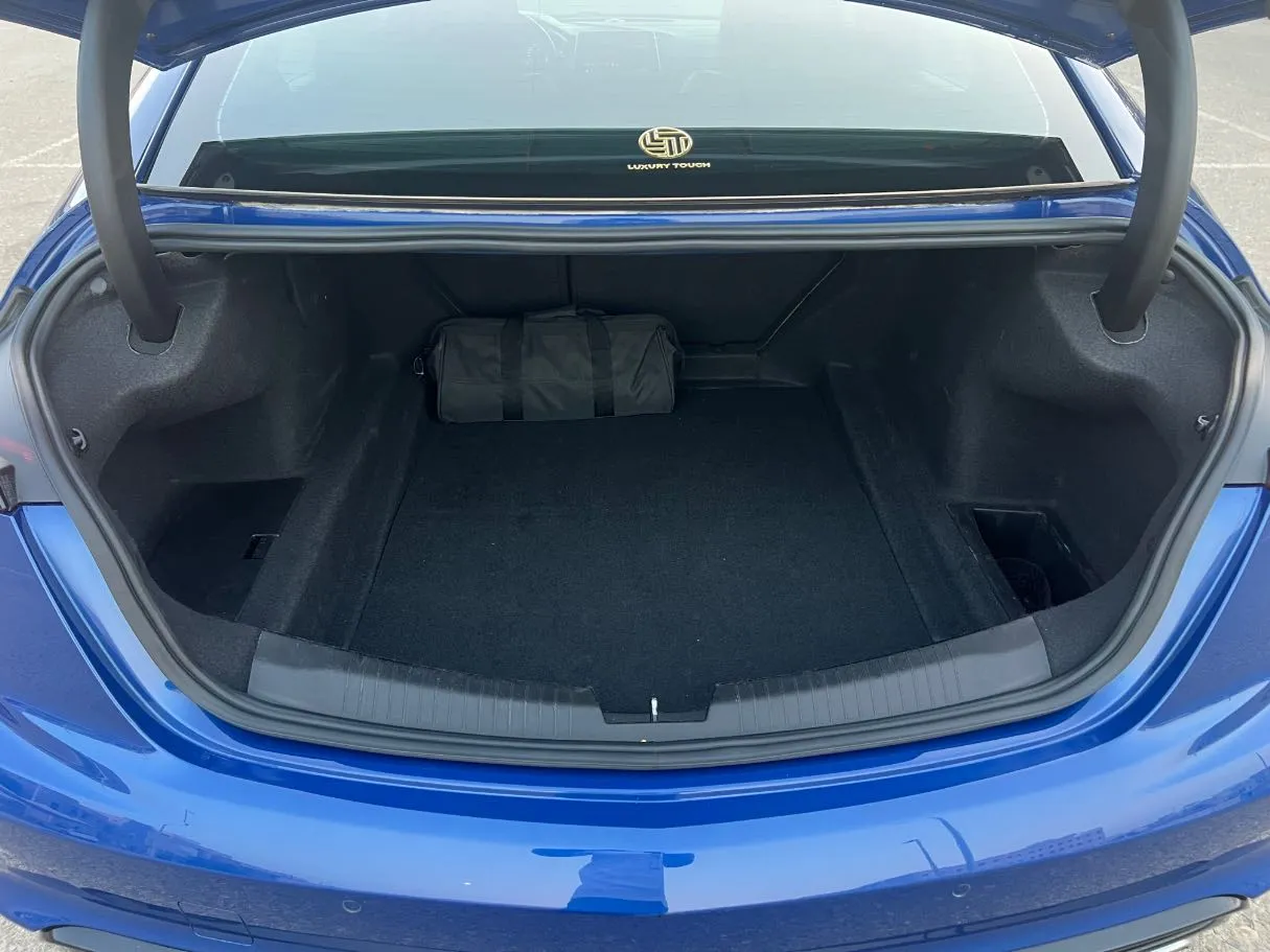 Car image 22