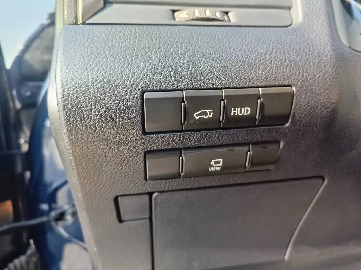 Car image 34