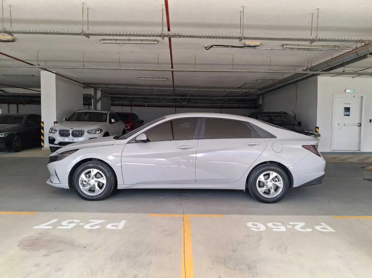 Car image 8
