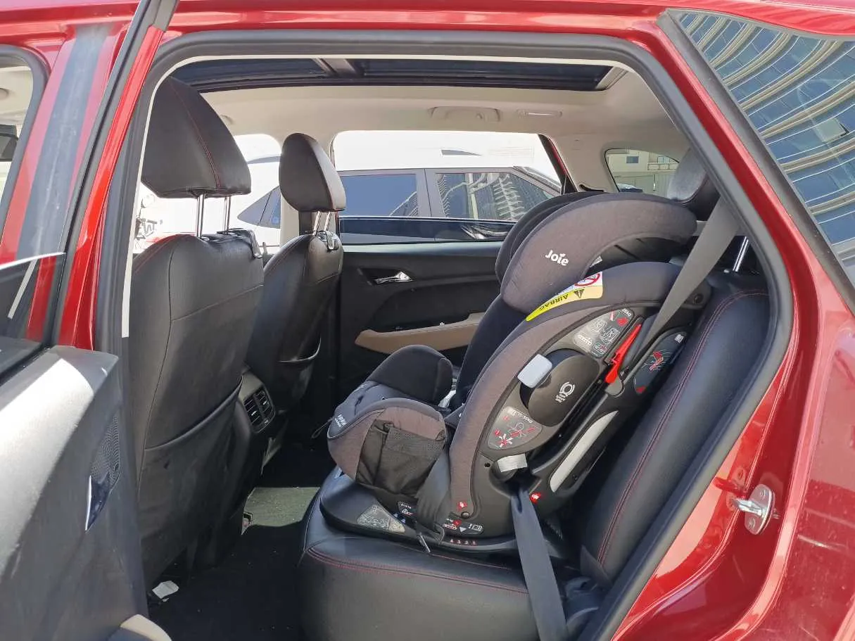 Car image 13
