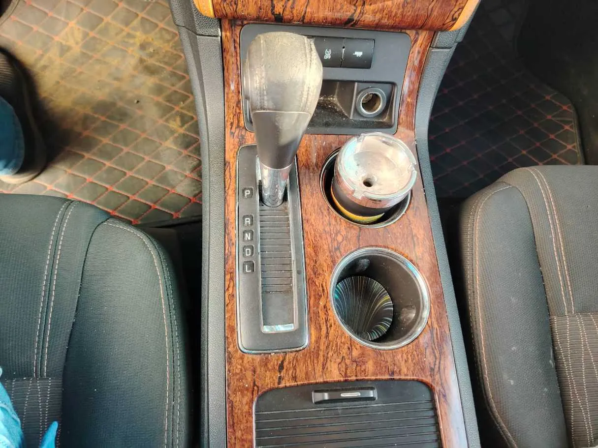 Car image 26