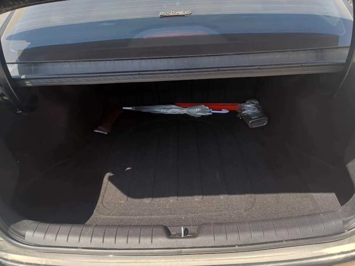 Car image 22