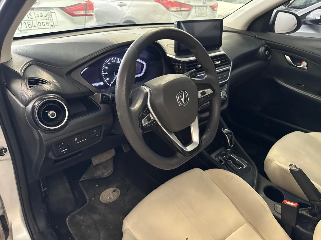 Car image 7