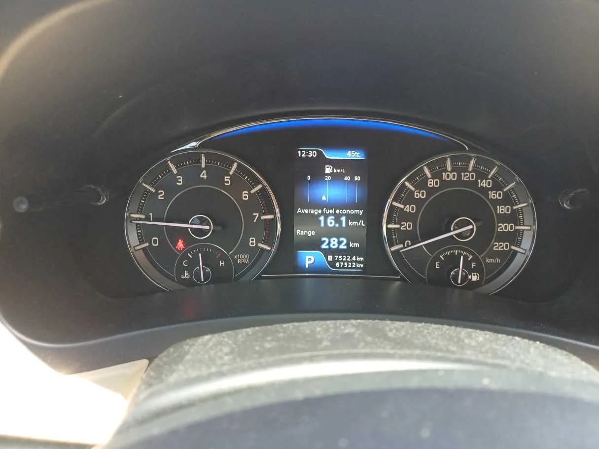 Car image 19