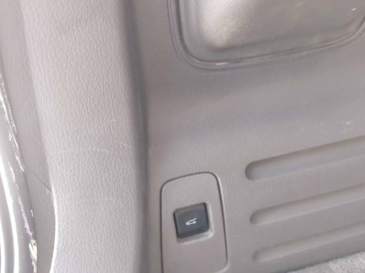 Car image 29