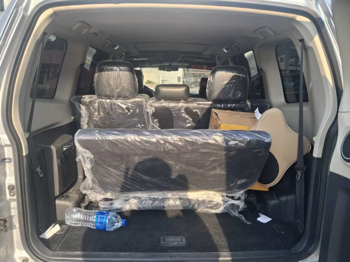 Car image 19