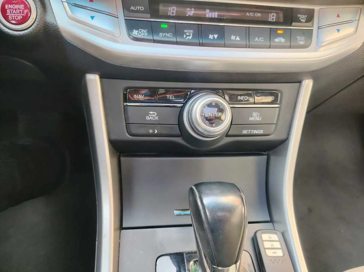 Car image 23