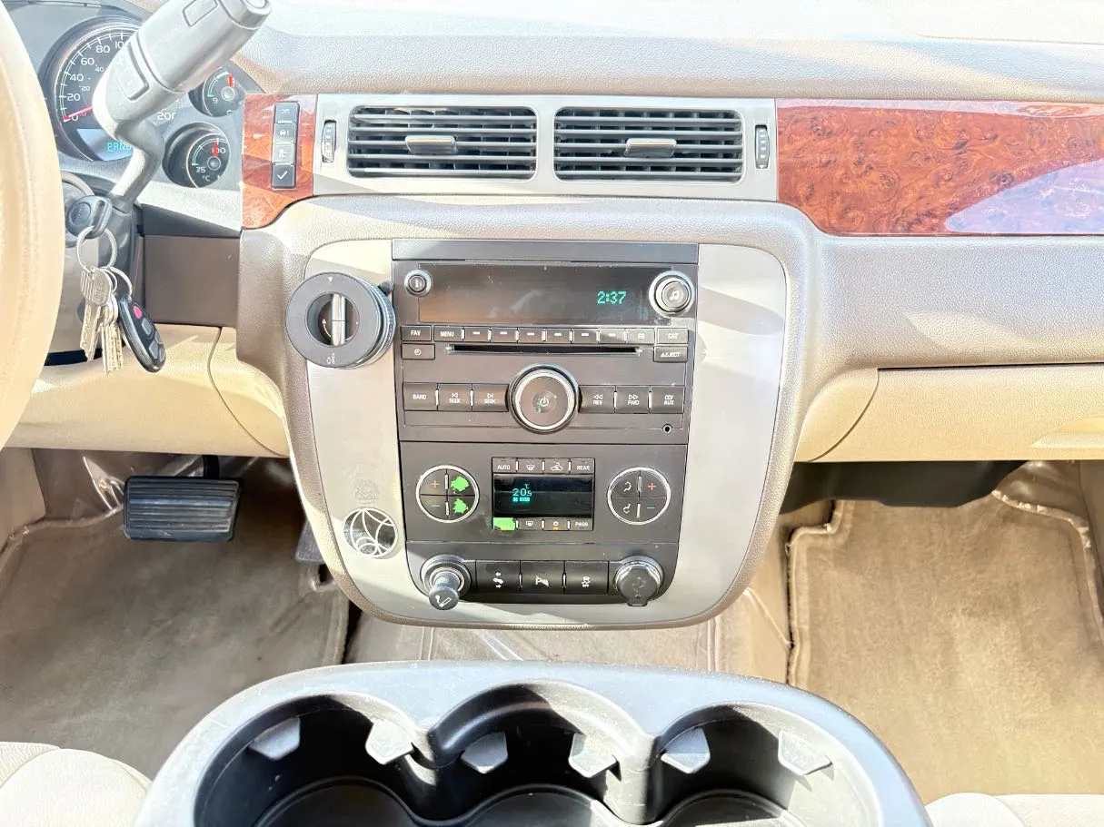 Car image 19