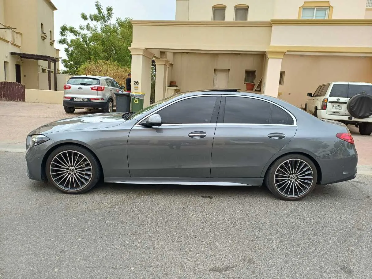Car image 8