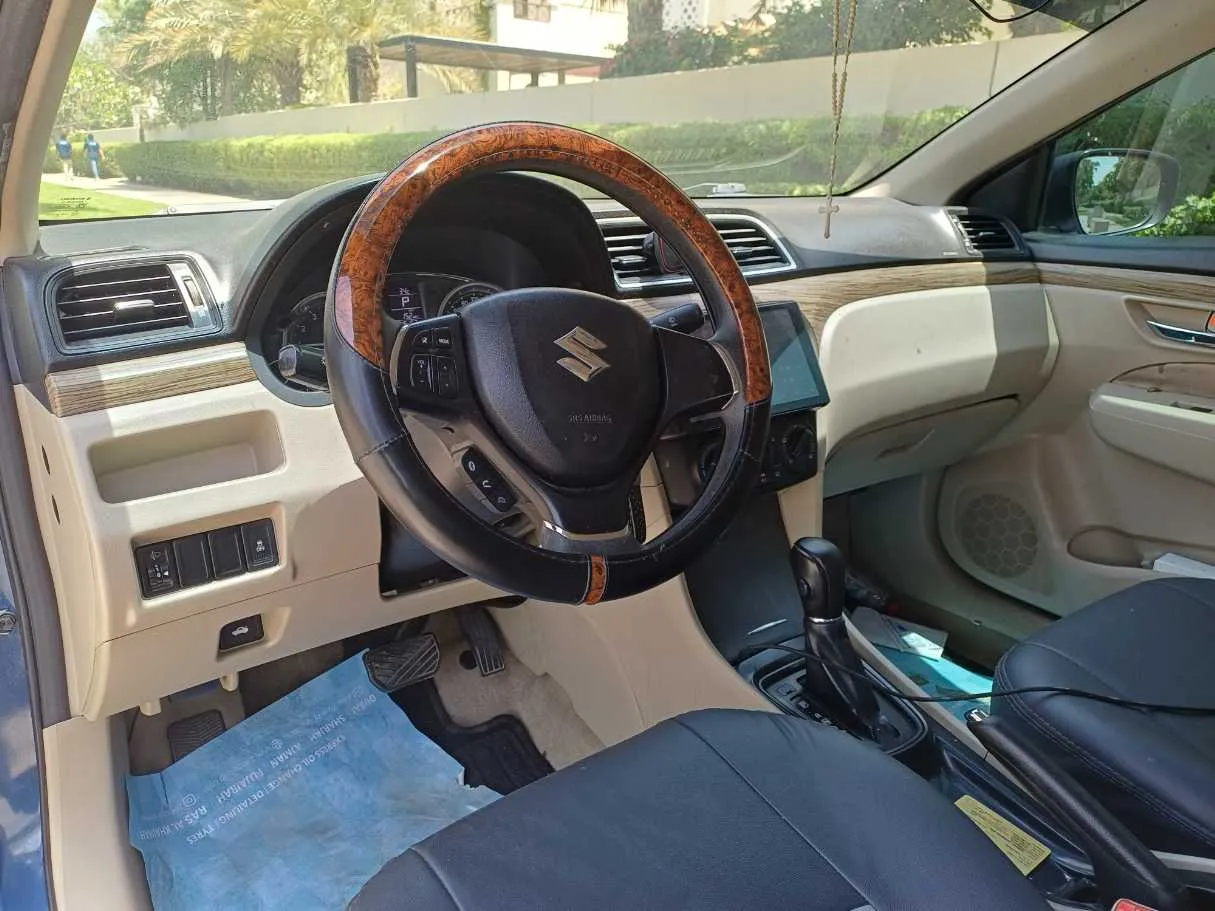 Car image 11