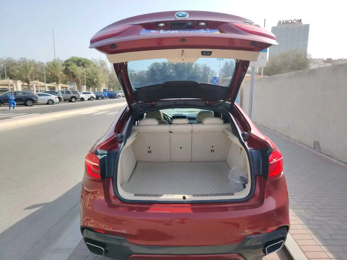 Car image 32