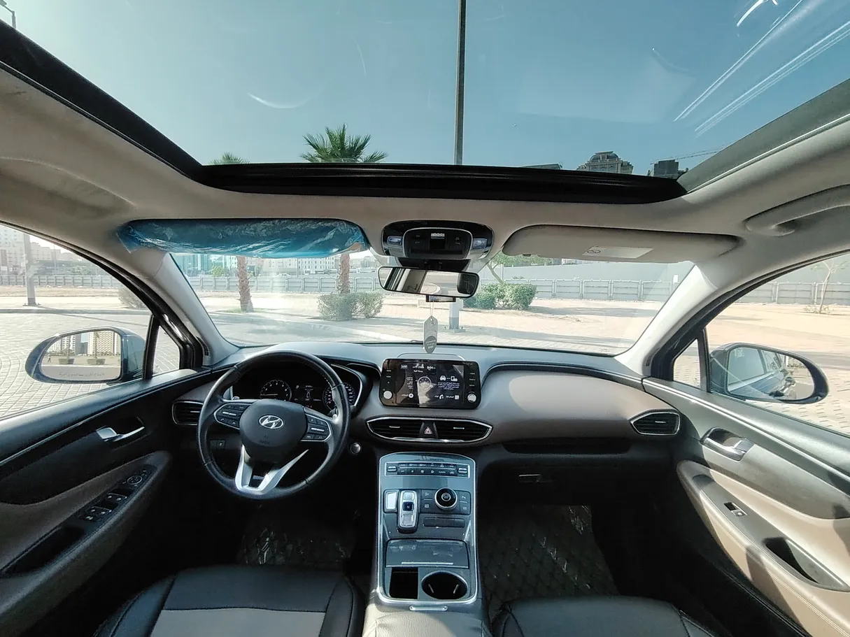 Car image 17