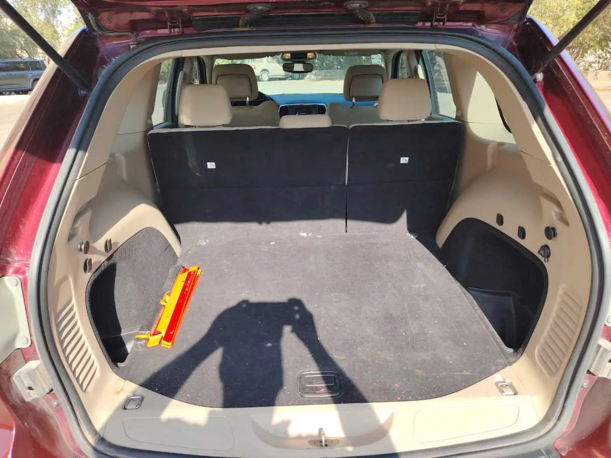 Car image 25