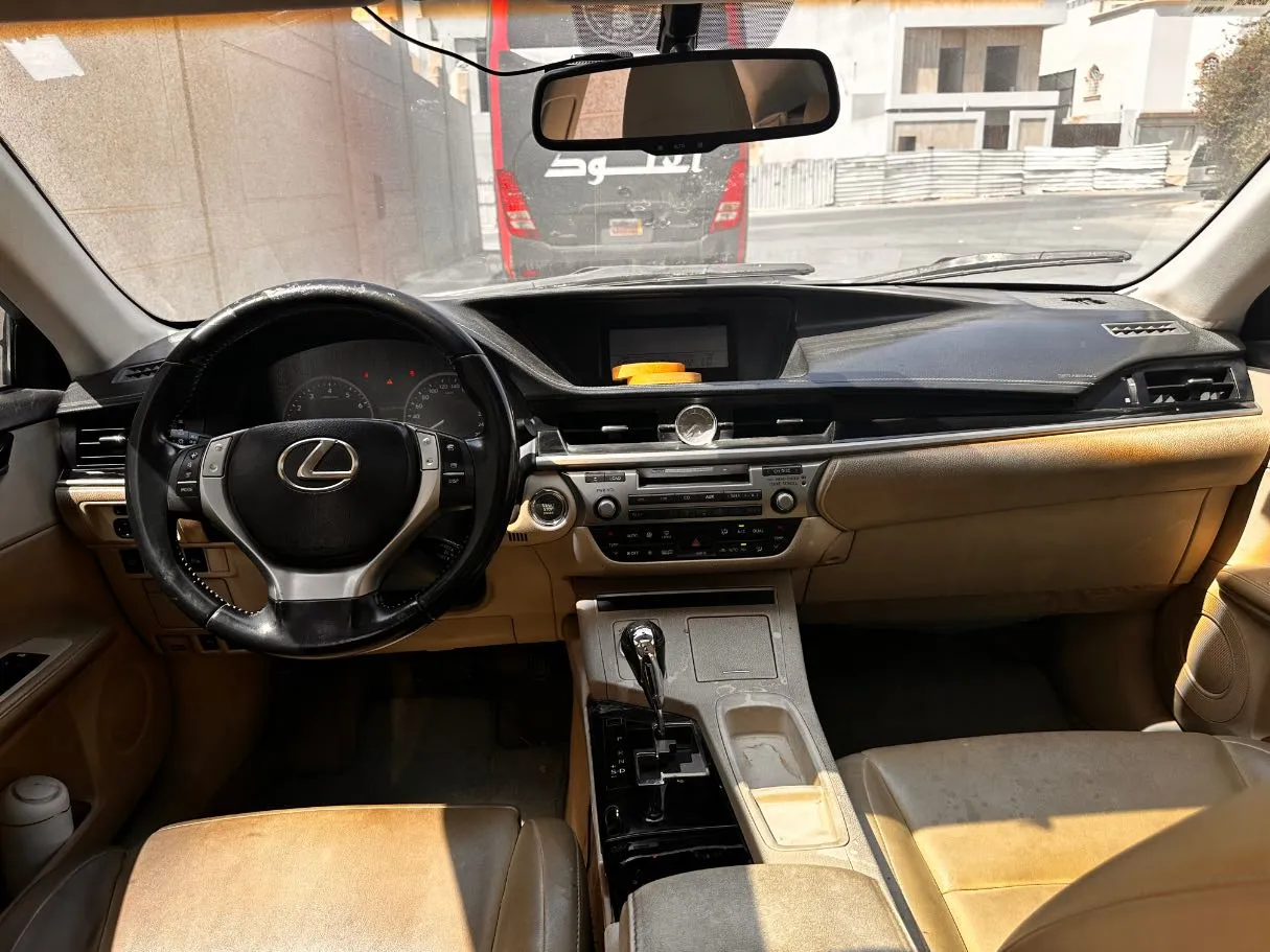 Car image 16