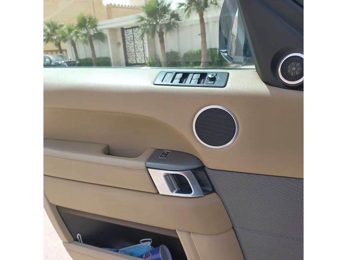 Car image 28