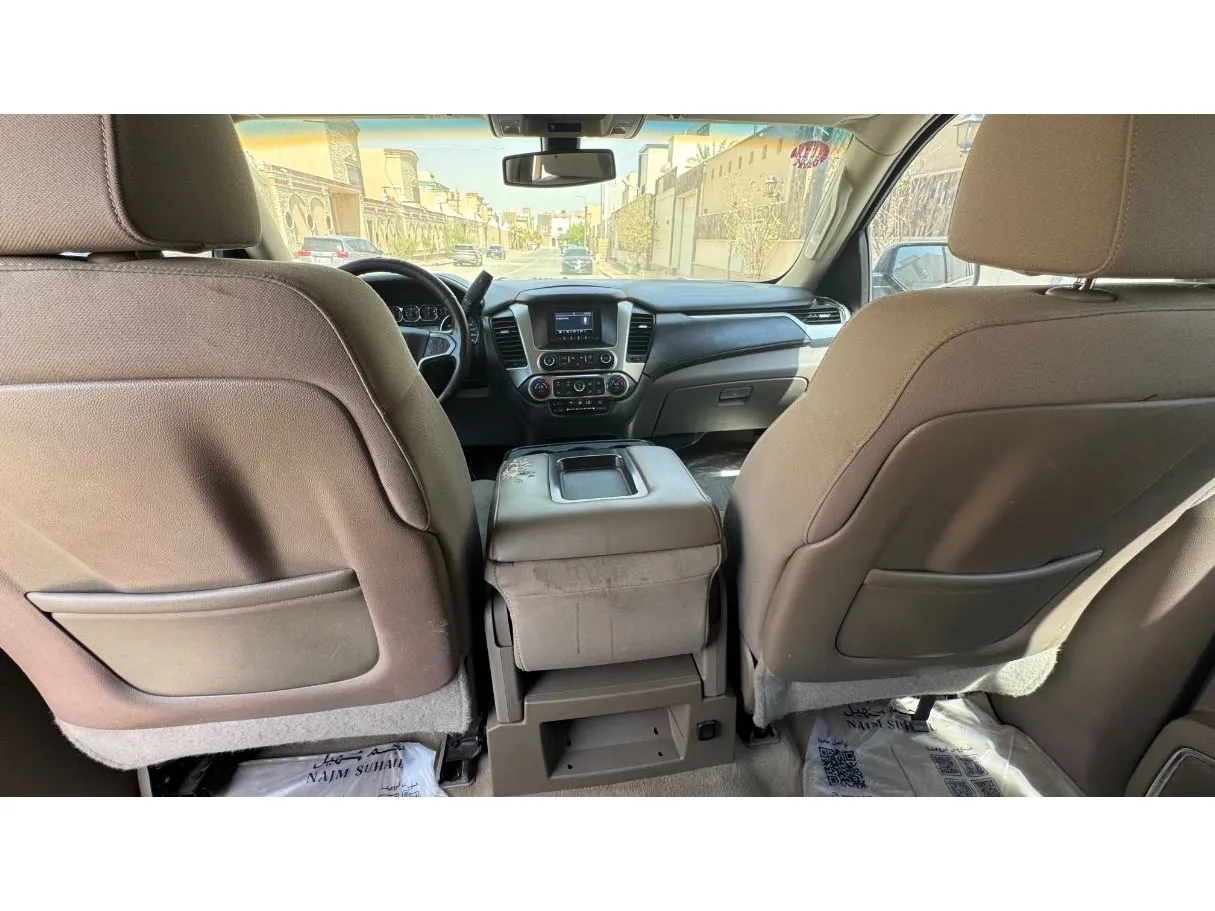 Car image 25