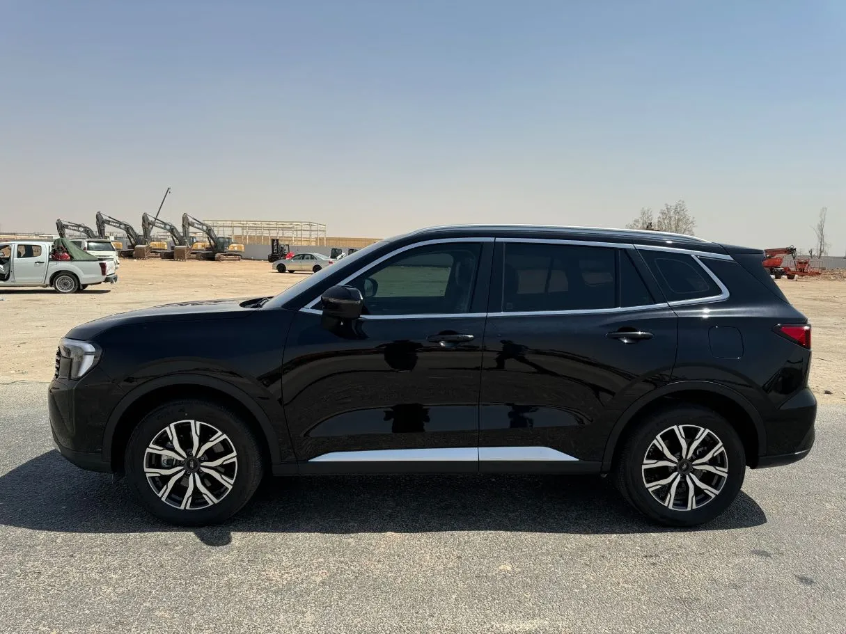 Car image 8