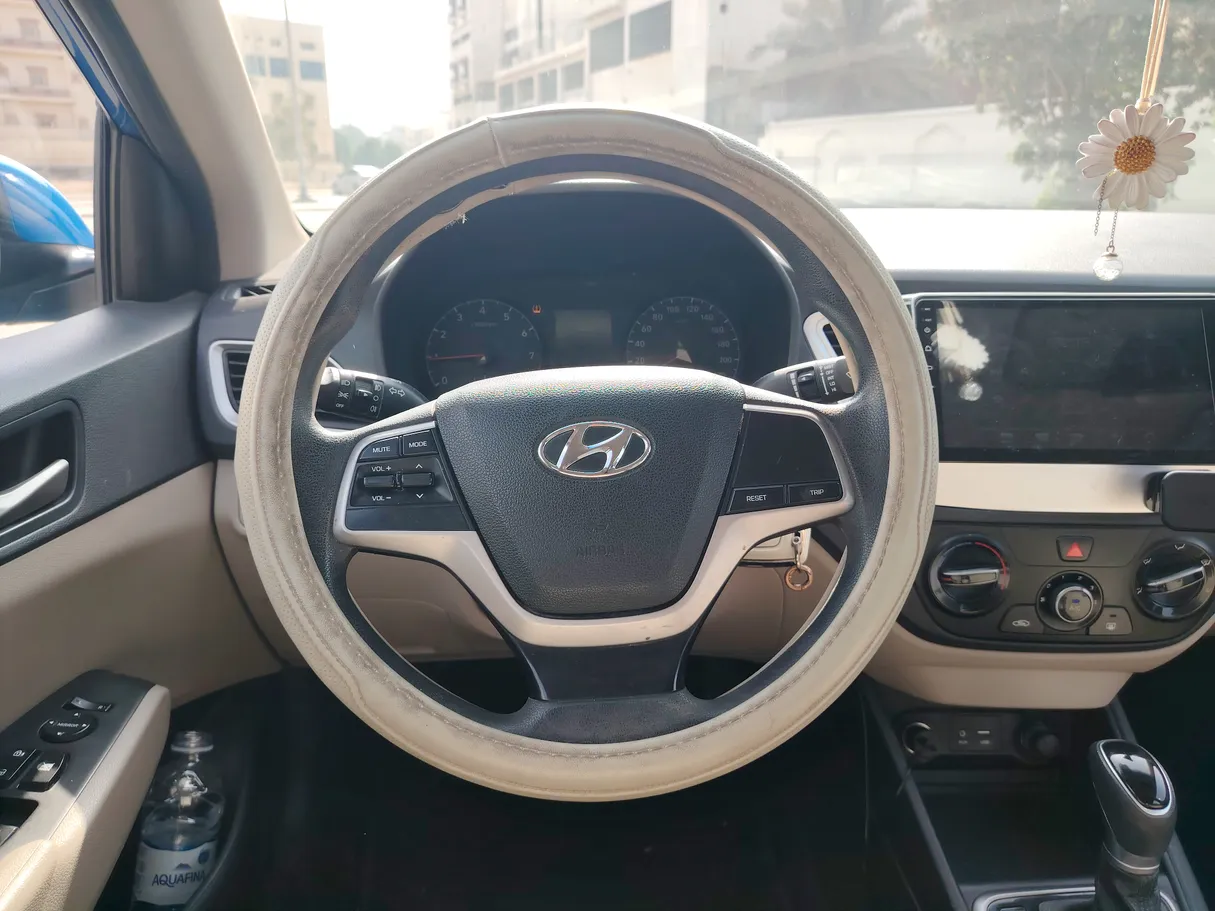 Car image 21