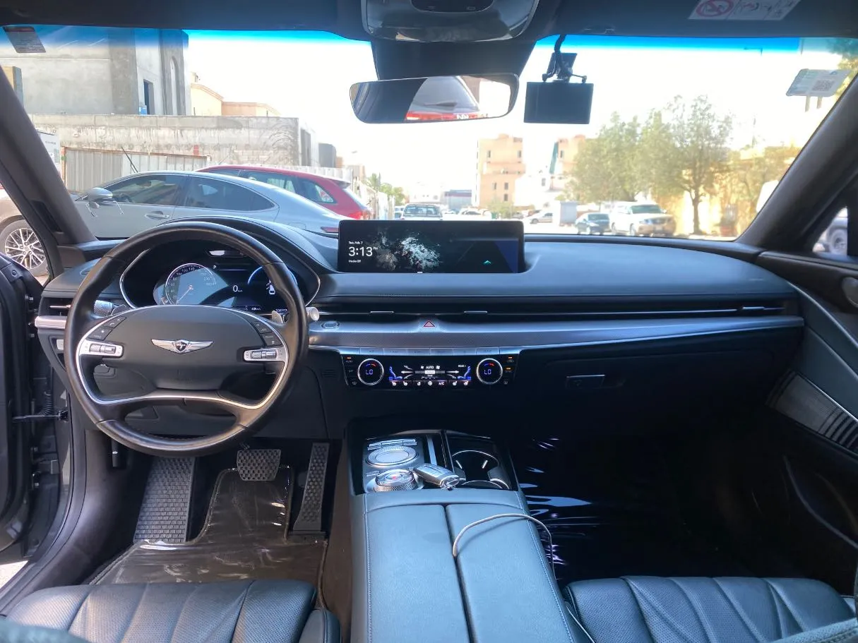 Car image 14