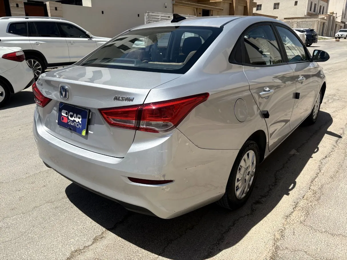 Car image 5