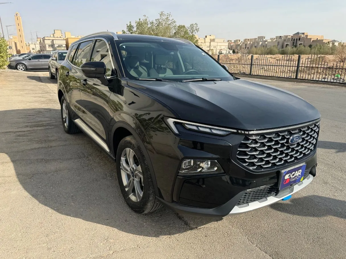 Car image 3