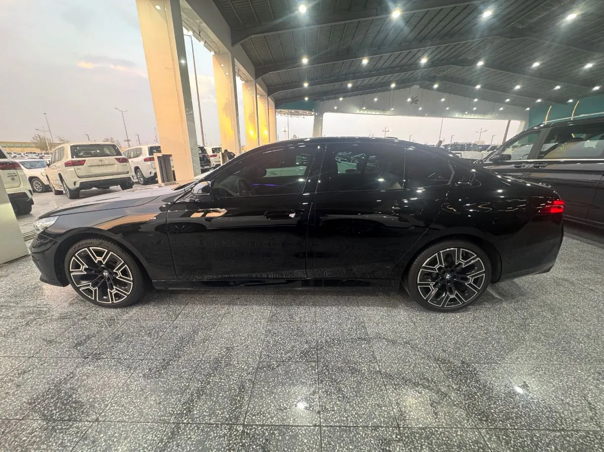 Car image 8
